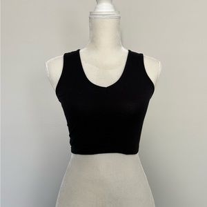 ✨ SOLD ✨ NWOT!! Black Crop Tank Top w/ Open Back Sz SM OSFM